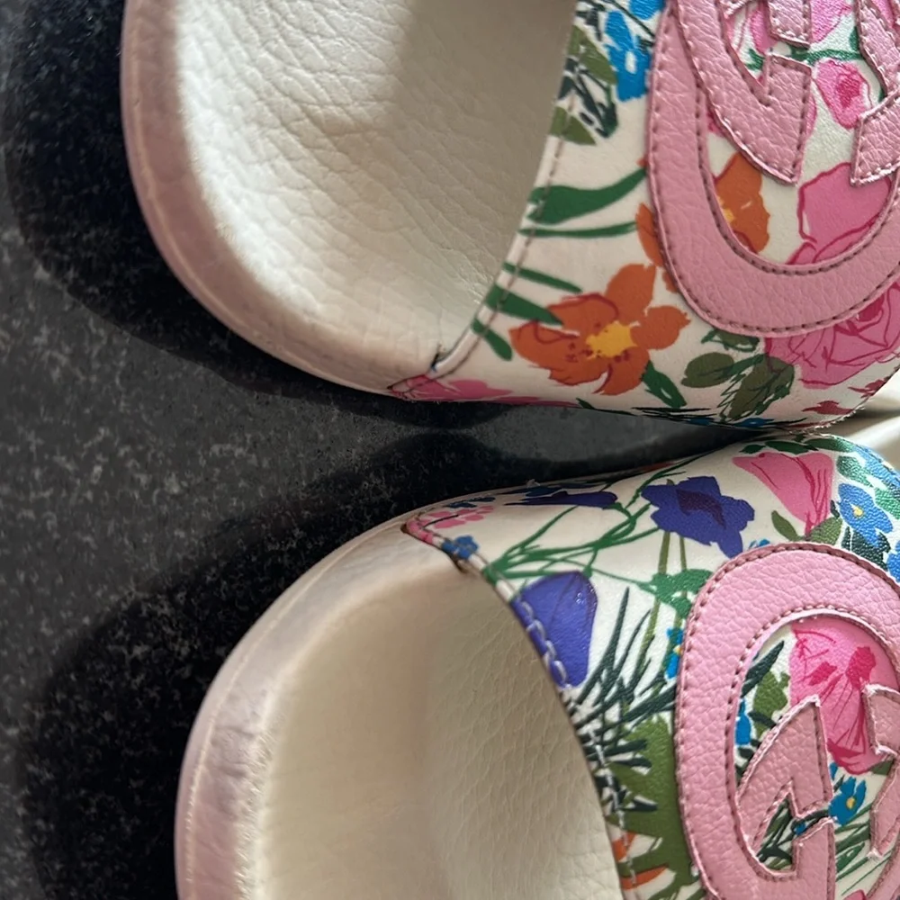 Gucci Slides - Picture 5 of 5